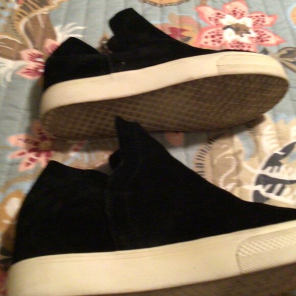 Steve Madden Wrangle Shoes, Women 7.5 Black Suede, Slip On, - Picture 2 of 4